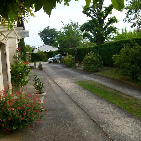 Domaine De Monein Bed & Breakfast Saint-André-de-Cubzac Dış mekan fotoğraf